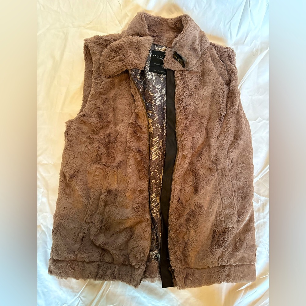 BRAND NEW SANCTUARY CLOTHING COUTURE INSPIRED FAUX FUR WOMEN’S VEST SIZE (S)
